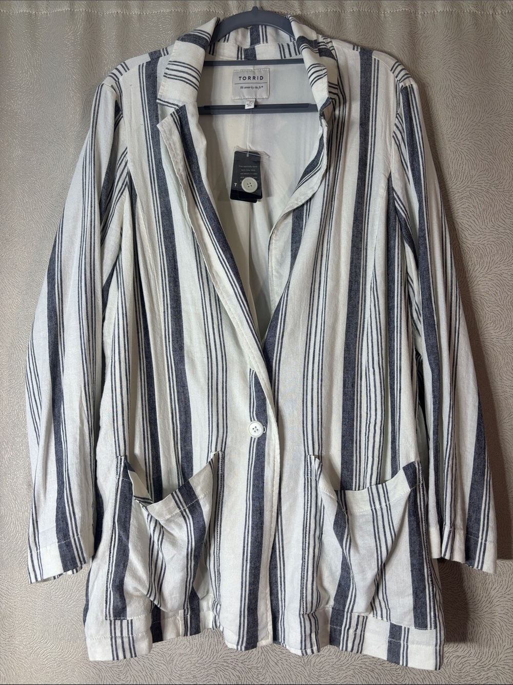 torrid White and Navy Striped Longline Blazer 0304